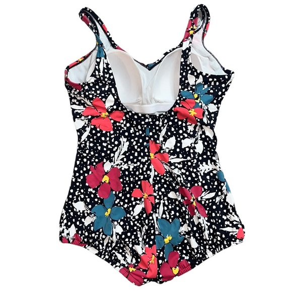Womens Floral Swimsuit One Piece Slimming 22W 2X New - Picture 2 of 5